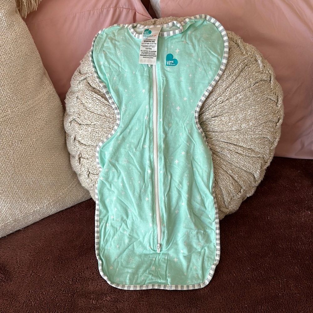 Love to dream swaddle. Never used.